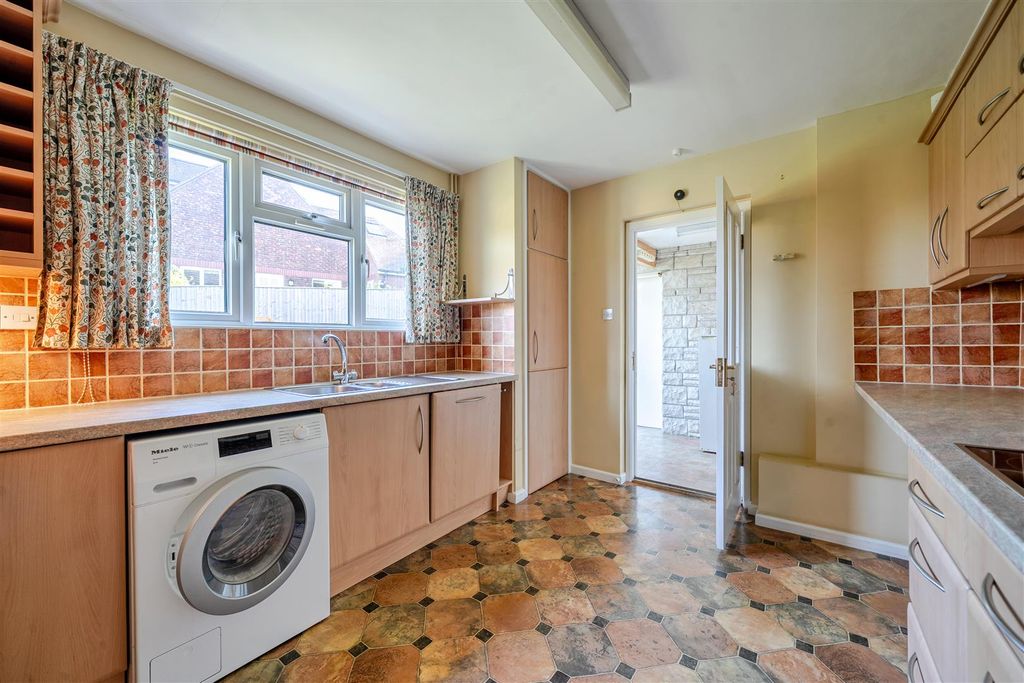 Property photo 3 of 15 Kitchen