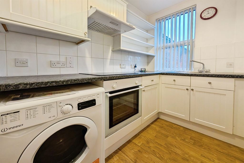 Property photo 2 of 11 (Email)