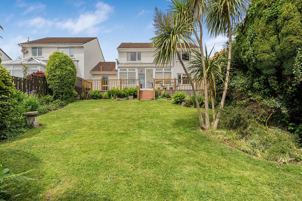 Property photo 1 of 27