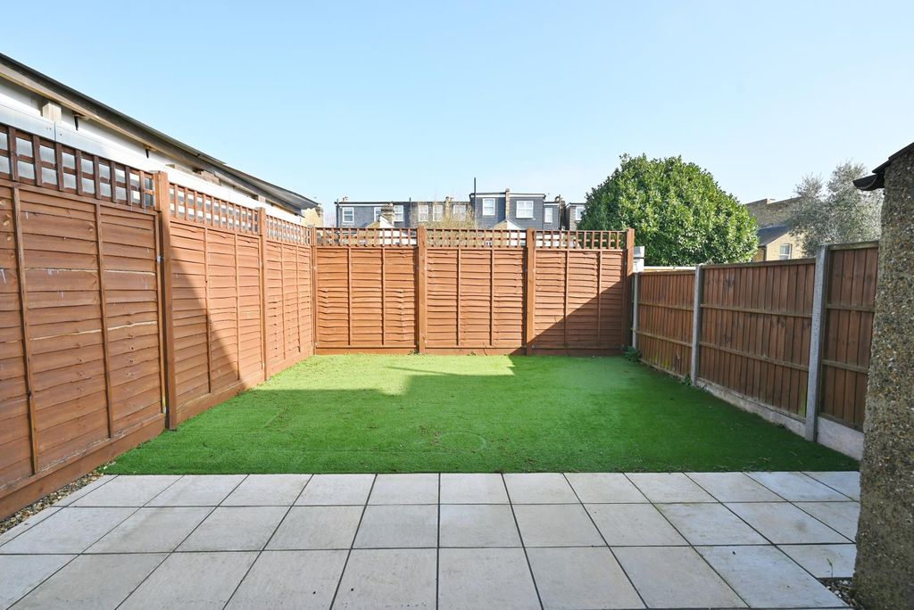 Property photo 3 of 12