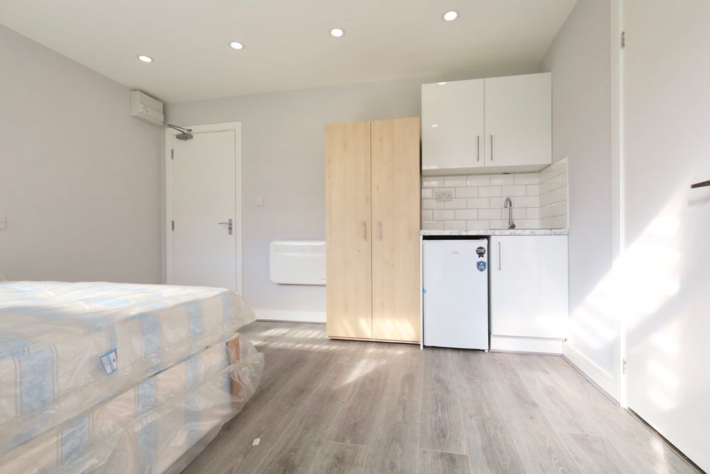 Property photo 1 of 3