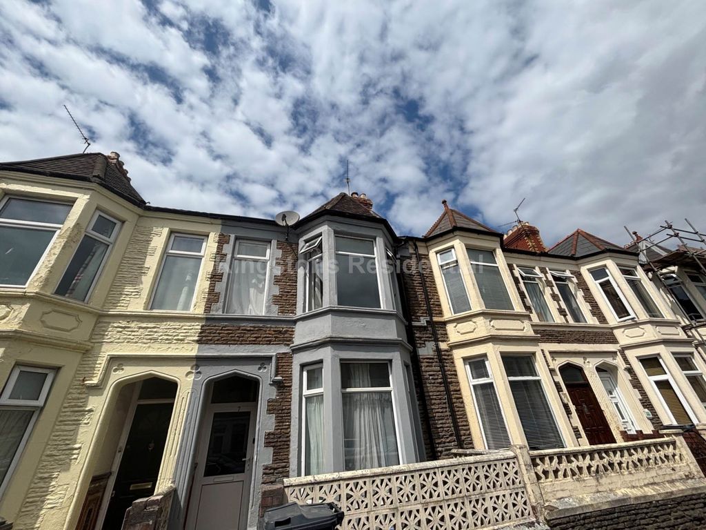Property photo 1 of 12