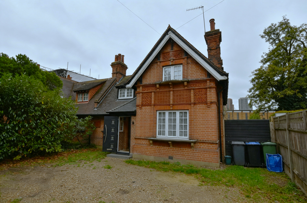 Property photo 1 of 15 3-Bedroom House To Rent - Stanley Avenue, Ha0