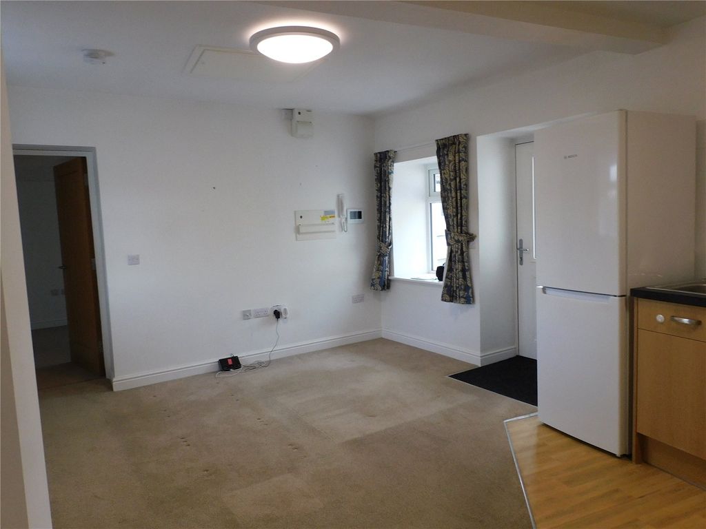 Property photo 3 of 8 Picture No. 06