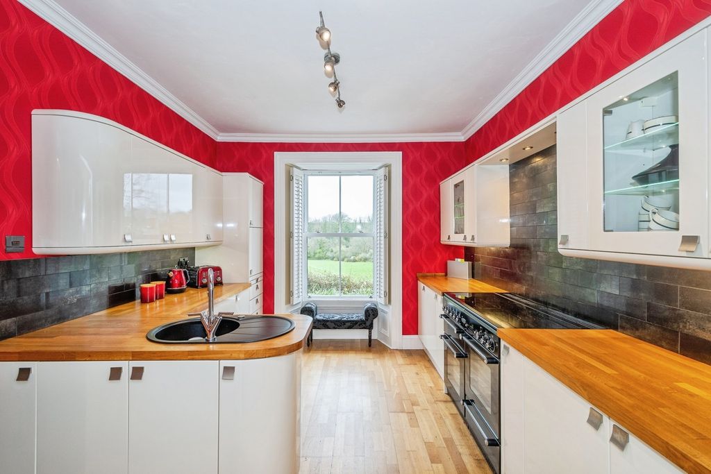 Property photo 3 of 17 Pbox-Img.Jpg