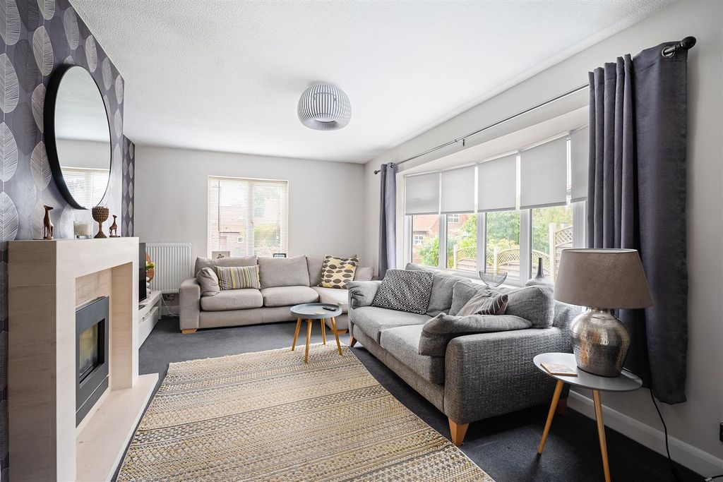 Property photo 2 of 14 Living Room