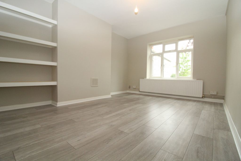 Property photo 1 of 5 Room 1