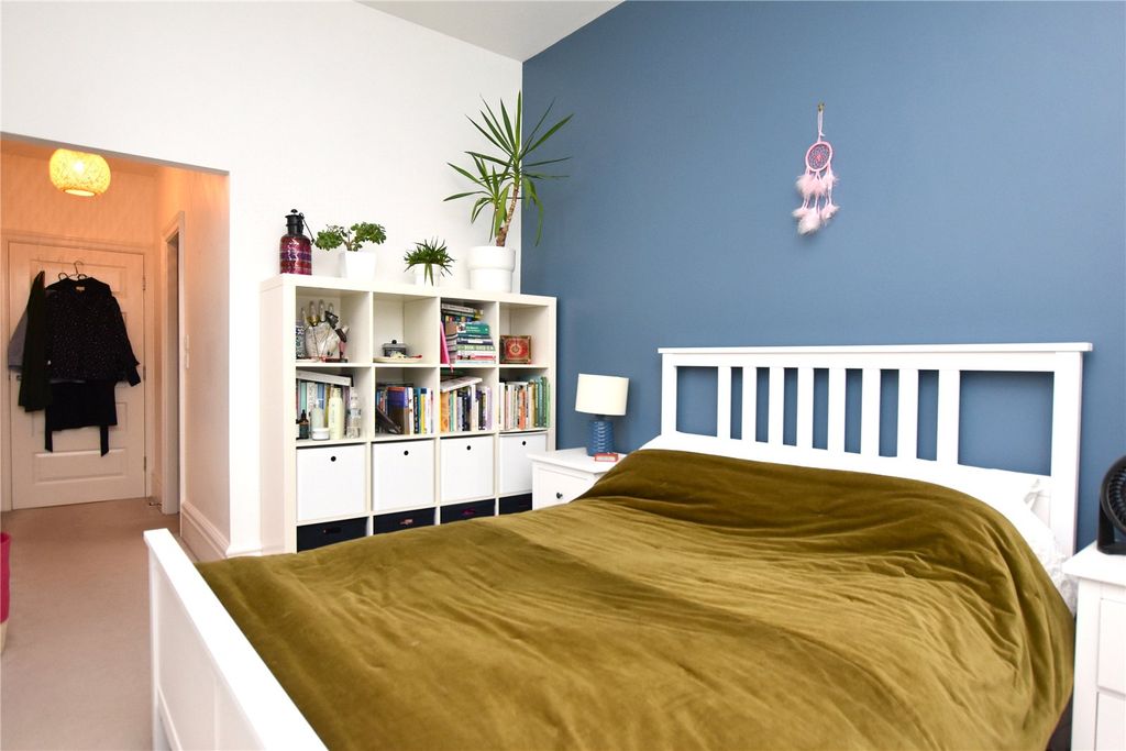 Property photo 3 of 16 Picture No. 12