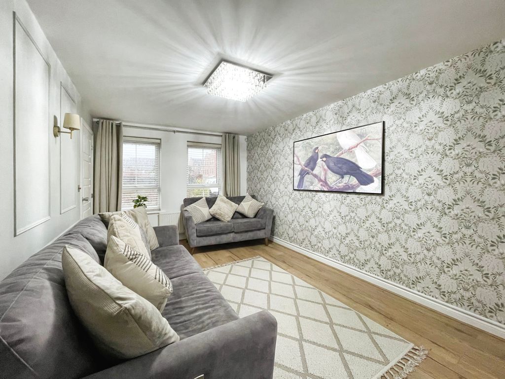 Property photo 2 of 21 6