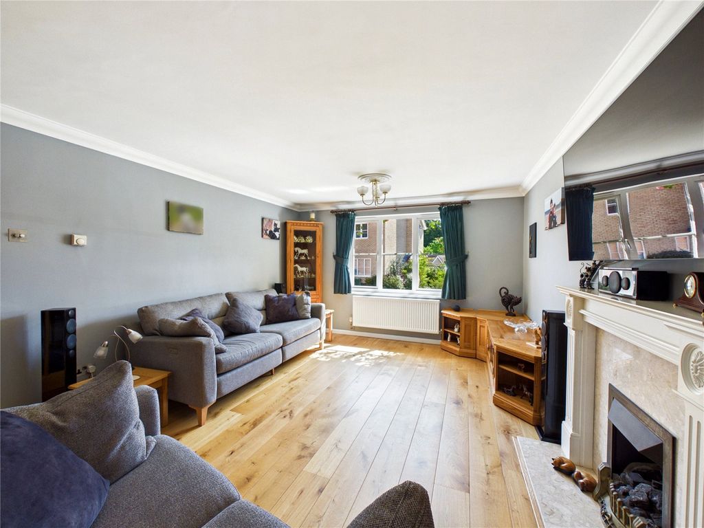 Property photo 2 of 17 Picture No. 03