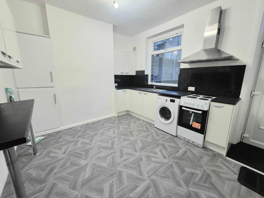 Property photo 2 of 9 Image