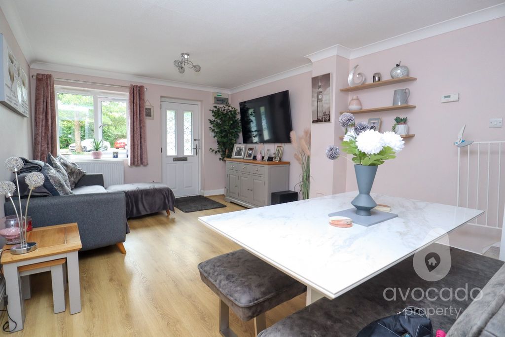 Property photo 3 of 11 4396639