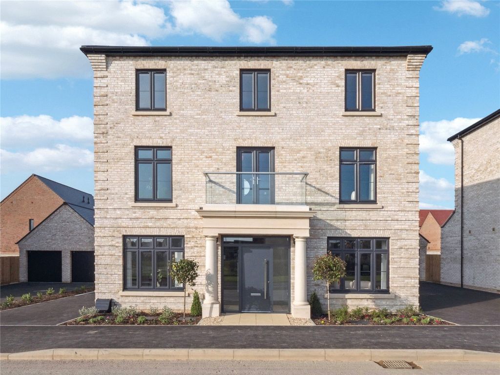 Property photo 1 of 18 The Knightley