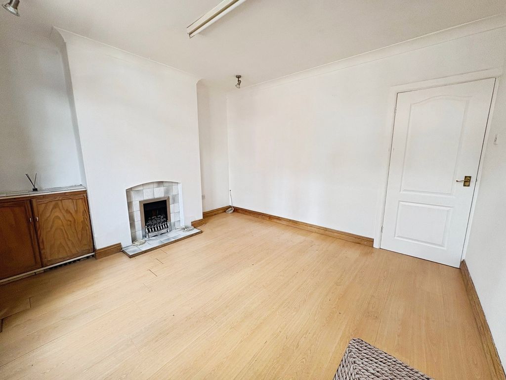 Property photo 3 of 25