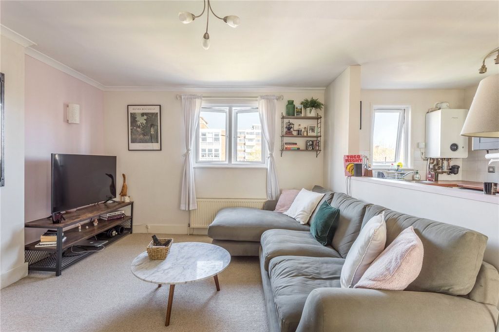 Property photo 1 of 17 Picture No. 06