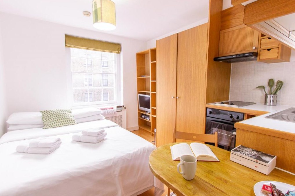 Property photo 1 of 4 Semi-Studio To Rent