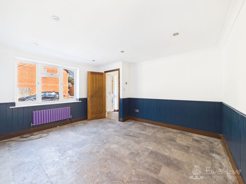 Property photo 3 of 13 Living Room