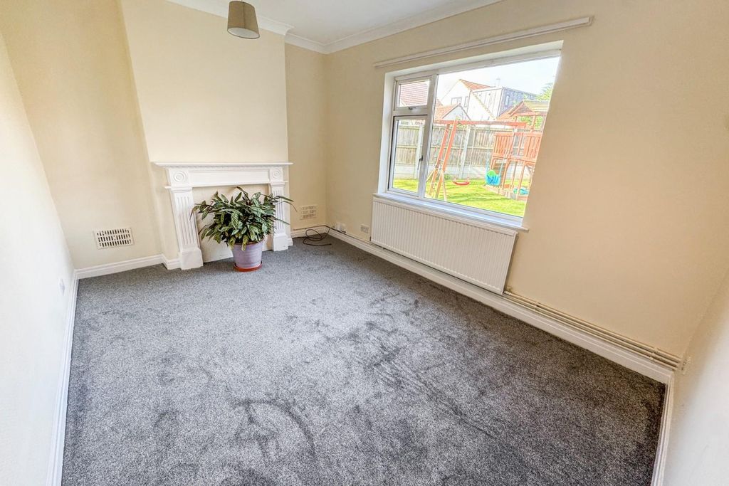 Property photo 3 of 12 3.Jpg