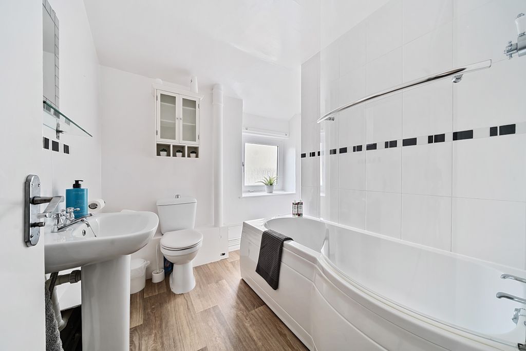 Property photo 3 of 7 1164421 (9)