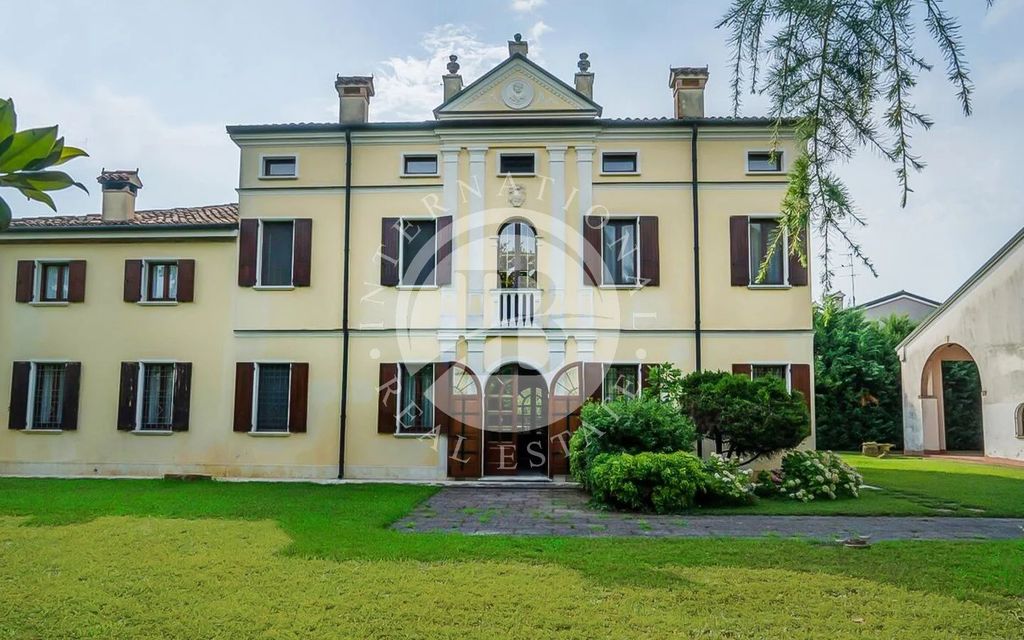 Property photo 1 of 36