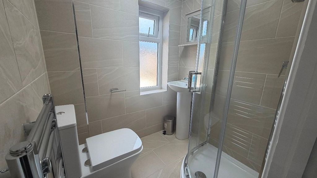 Property photo 3 of 45