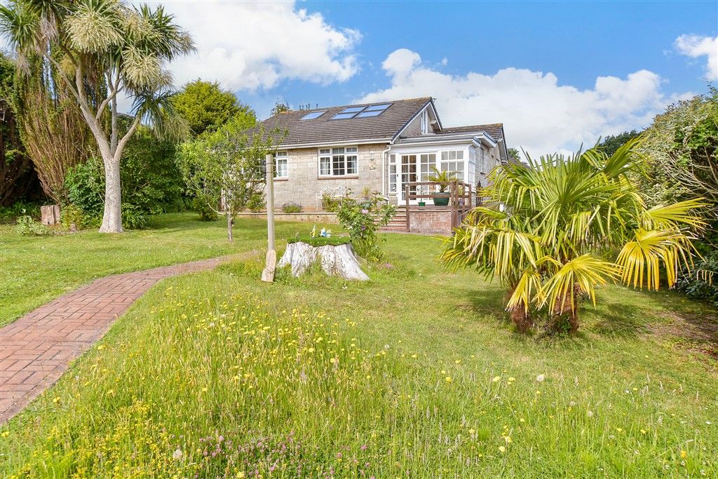 Property photo 1 of 16 Front Garden