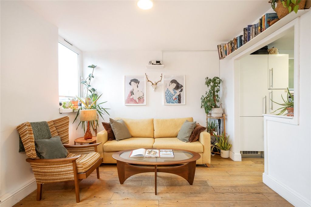 Property photo 3 of 10 Living Room