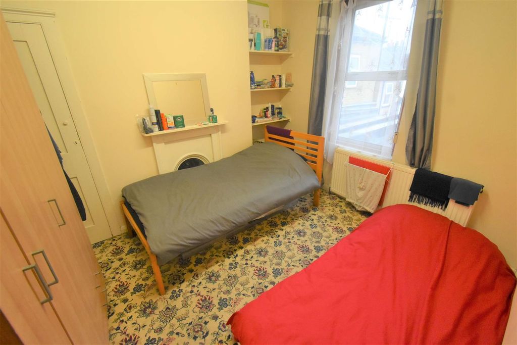 Property photo 3 of 4