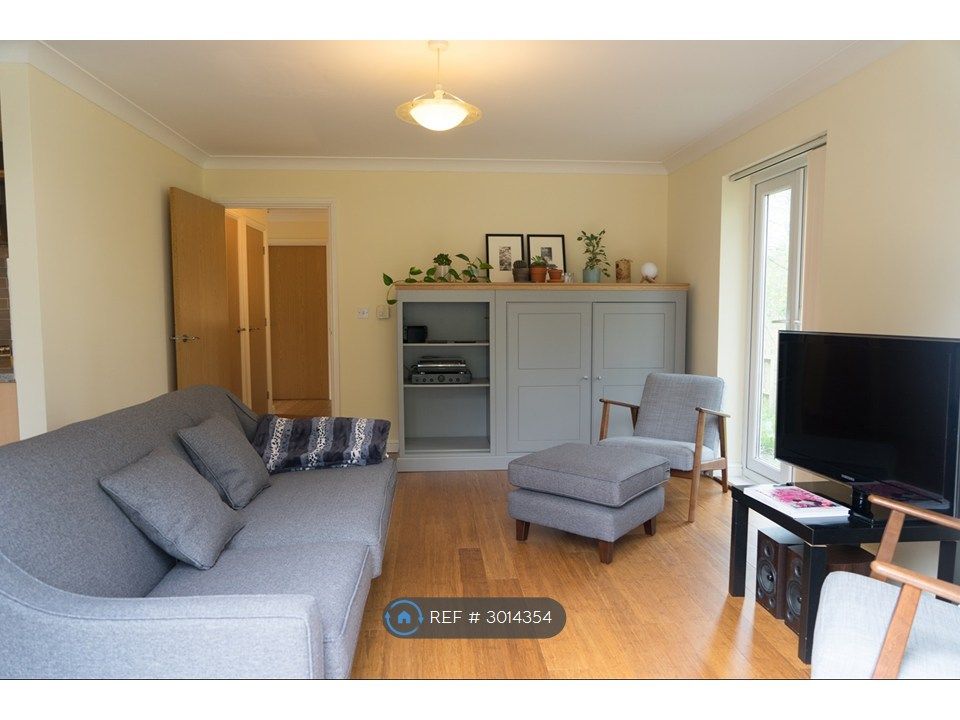 Property photo 1 of 21 Living