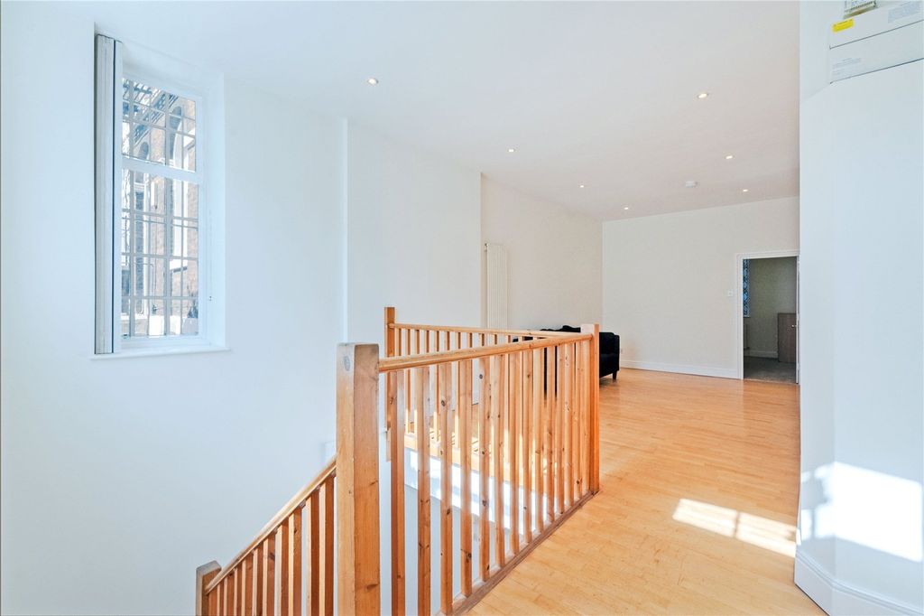 Property photo 2 of 25 Picture No. 31