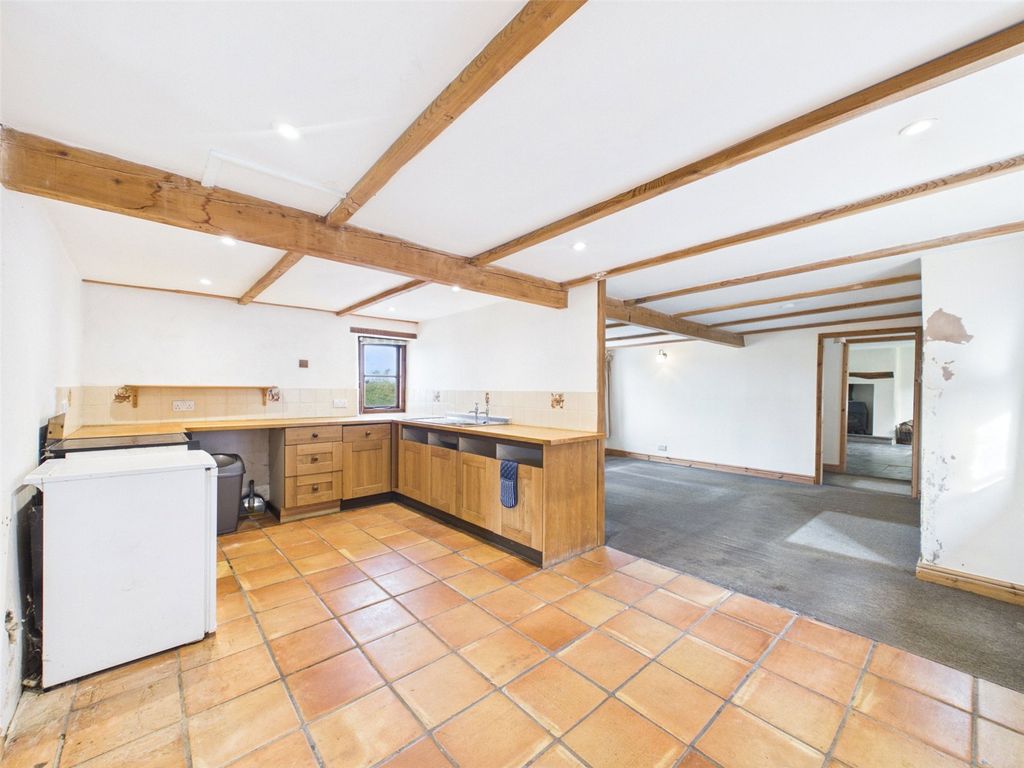 Property photo 3 of 66 Picture No. 04