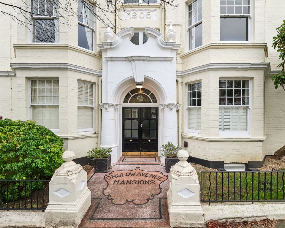 Property photo 1 of 8