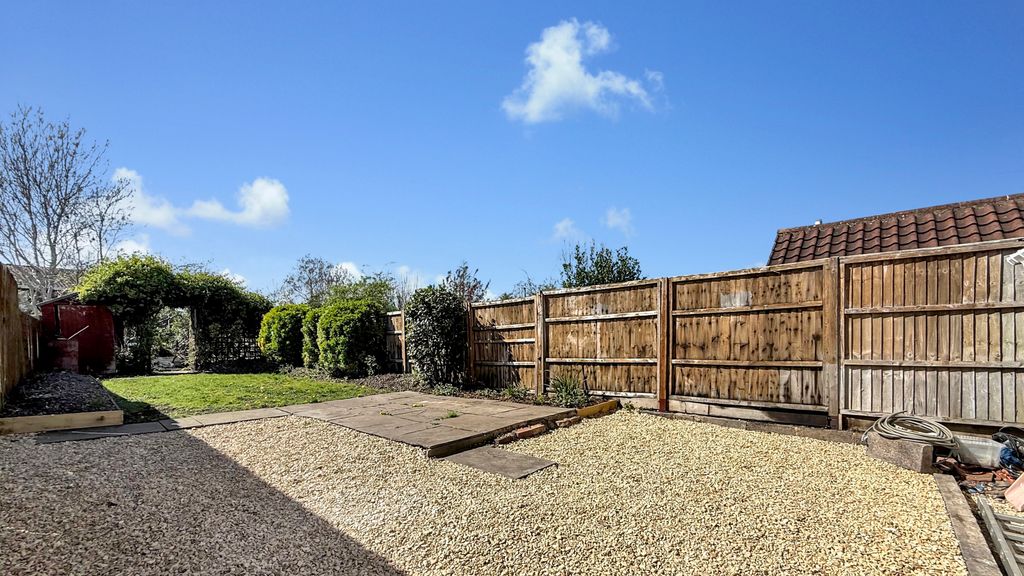 Property photo 2 of 17 Garden