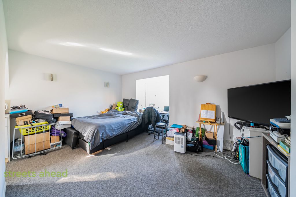 Property photo 1 of 11 76331Fcc-416E-44c...