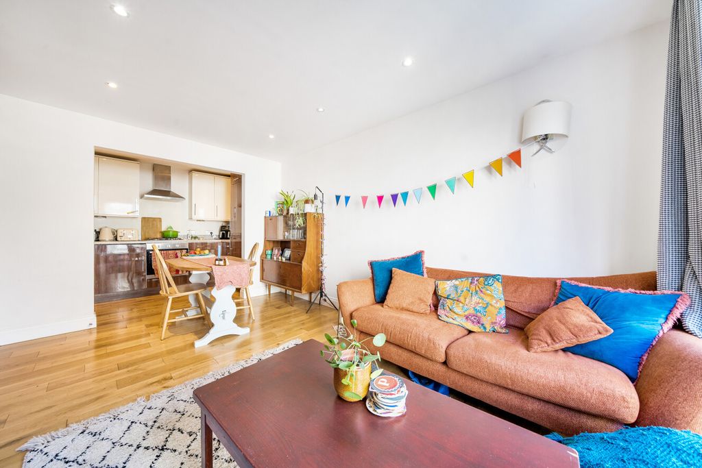 Property photo 1 of 15 1535035-13-6Ace57...