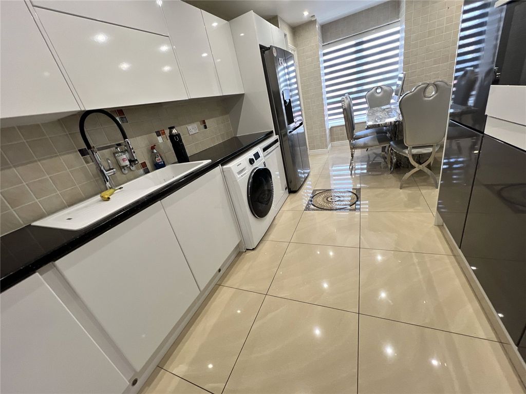 Property photo 2 of 15 Kitchen/Diner