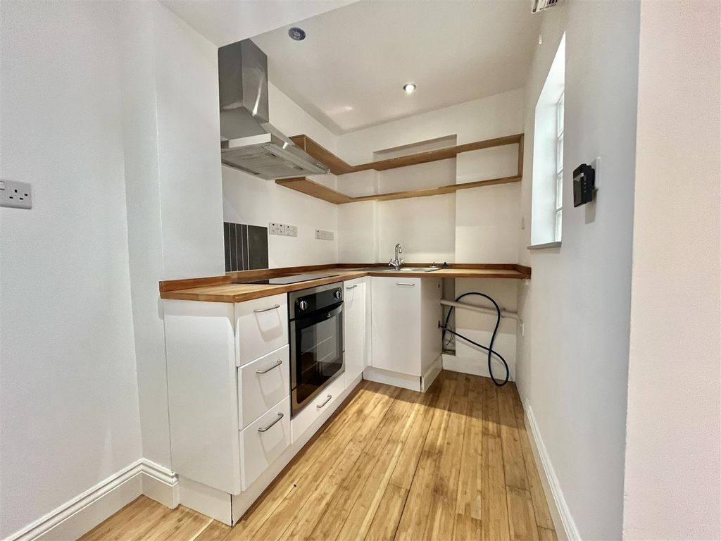 Property photo 2 of 12 20251009_135843908_Ios.Jpg