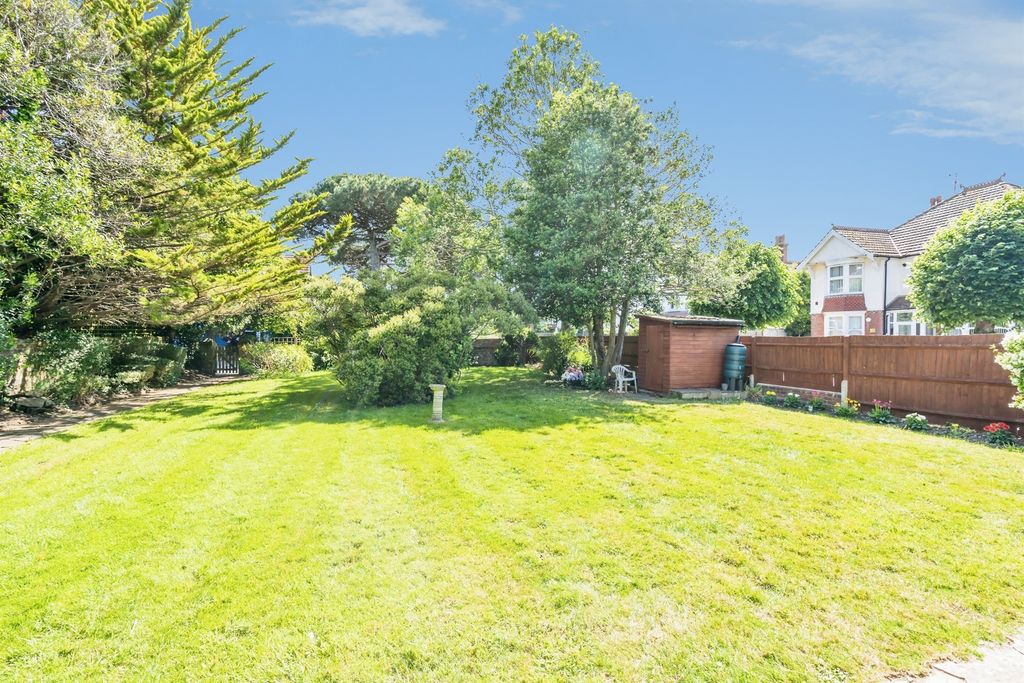 Property photo 1 of 11