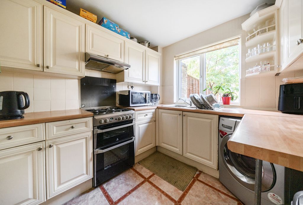 Property photo 2 of 20 1355232-13-68c93F...