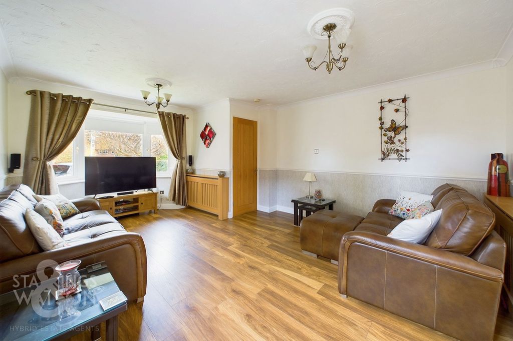 Property photo 3 of 27