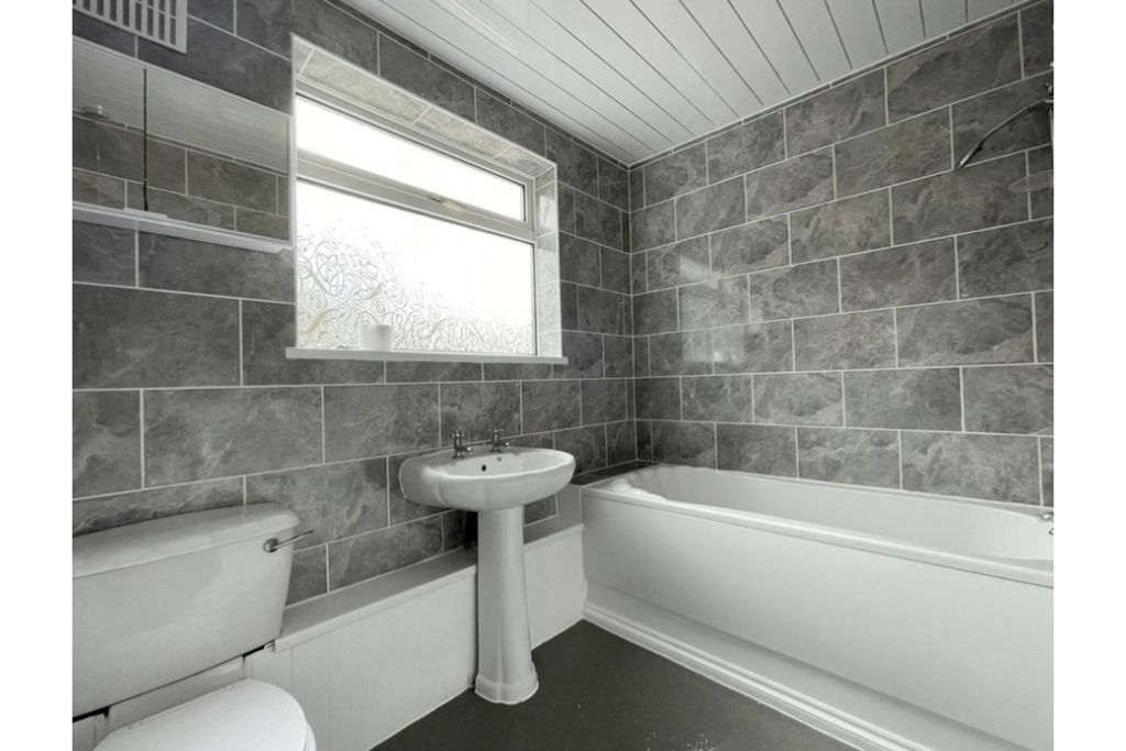 Property photo 2 of 13 Bathroom