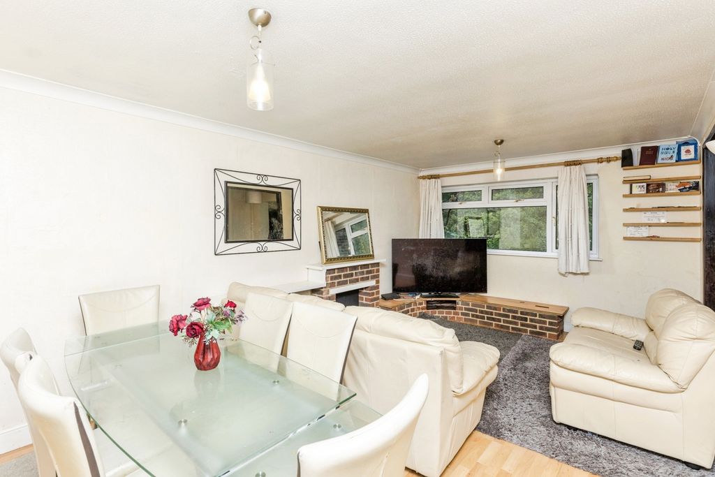 Property photo 3 of 13 Pbox-Img.Jpg