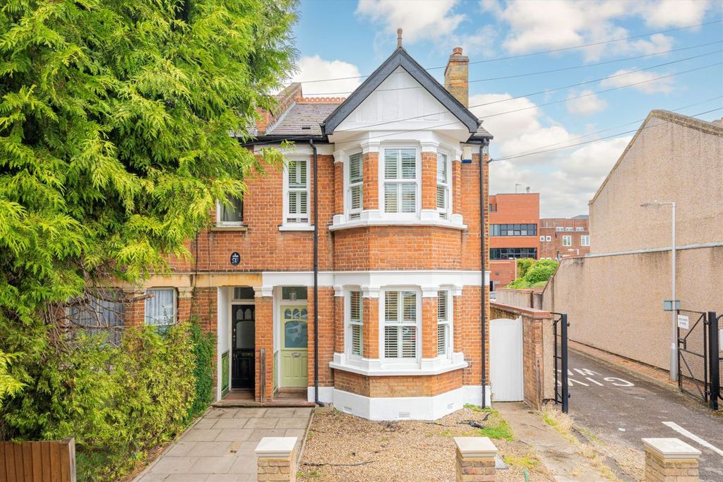 Property photo 1 of 8
