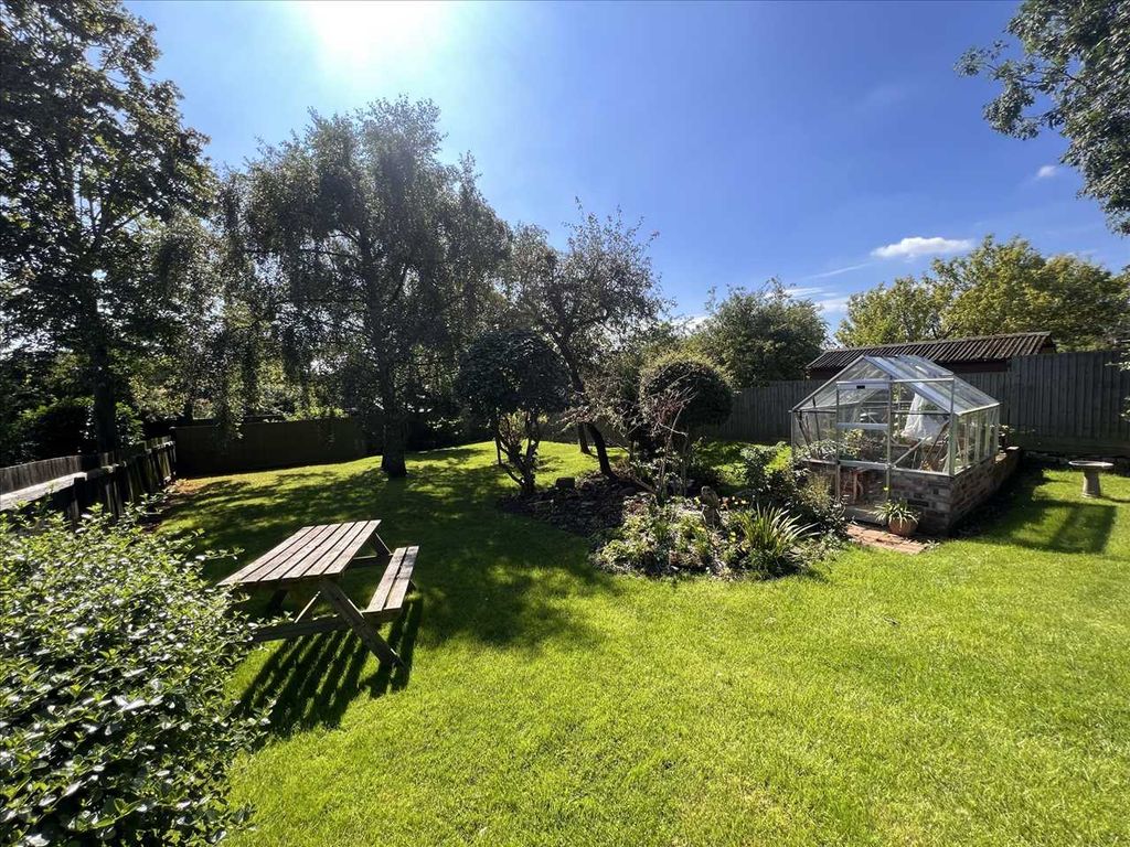 Property photo 3 of 32