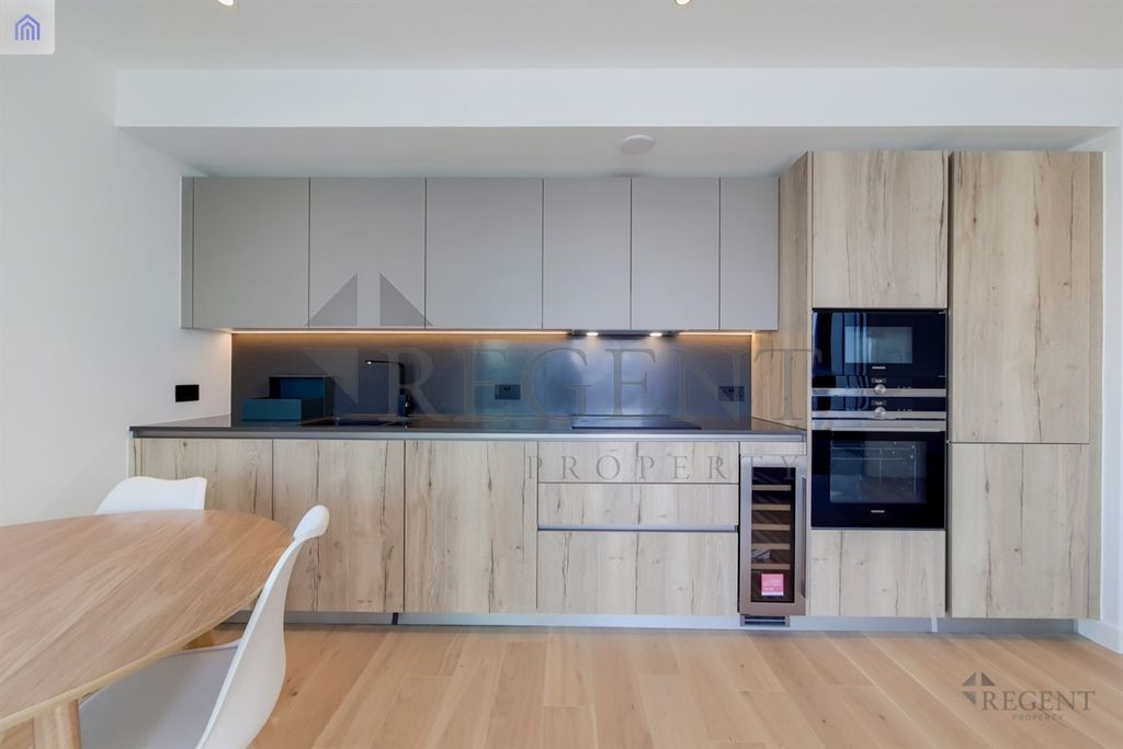 Property photo 3 of 15 Kitchen