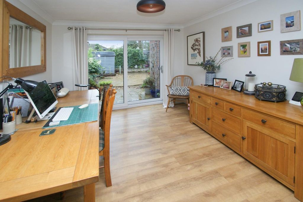 Property photo 3 of 19 2025-11-10 13.22.32.Jpg