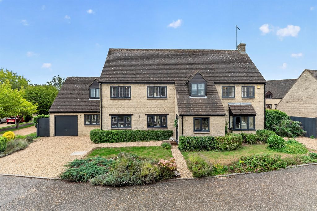 Property photo 1 of 21