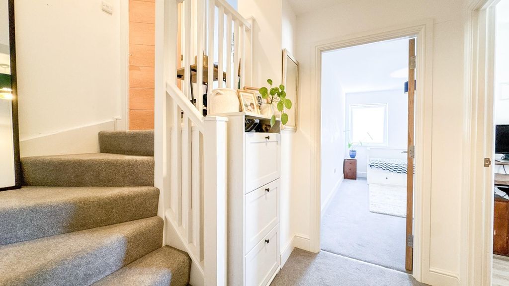 Property photo 3 of 20 Untitled-5293.Jpg