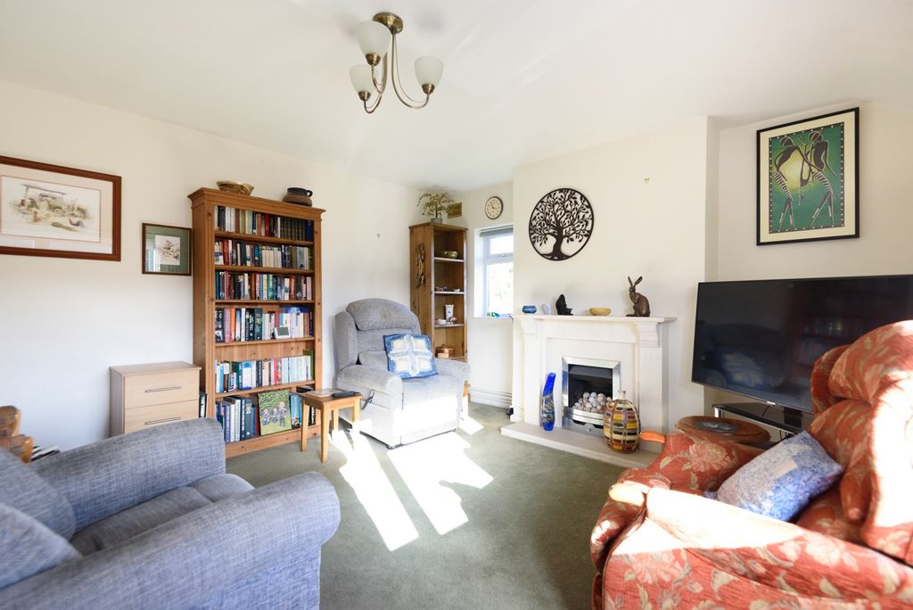 Property photo 3 of 11 4663437