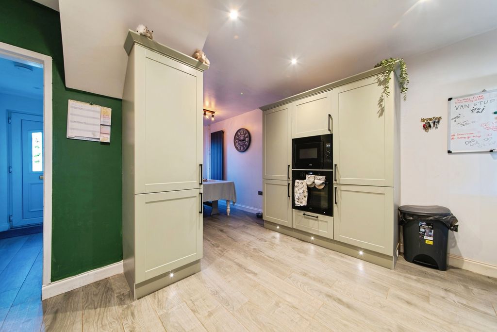 Property photo 3 of 20 Pbox-Img.Jpg